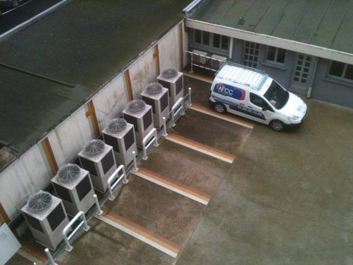 Réseau de chauffage pour entreprise Appareil de chauffage professionnel en Île-de-France